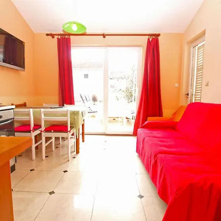 Vladimir 1262 Apartment